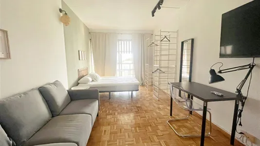 Rooms in Madrid Moncloa-Aravaca - photo 1