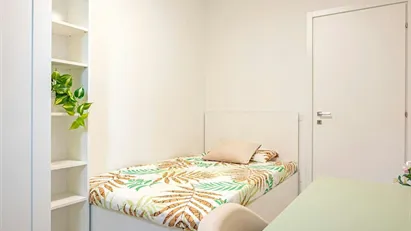 Room for rent in Milano Zona 9 - Porta Garibaldi, Niguarda, Milan