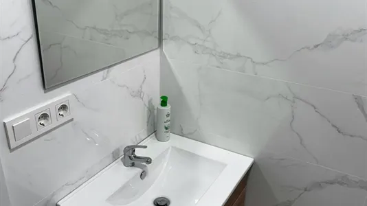 Rooms in Málaga - photo 7