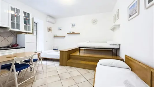 Apartments in Roma Municipio VII – Appio-Latino/Tuscolano/Cinecittà - photo 5