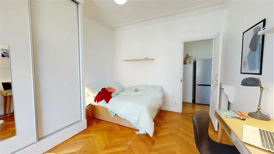 Rooms in Paris 15ème arrondissement - photo 2