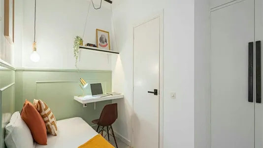 Rooms in Madrid Centro - photo 2