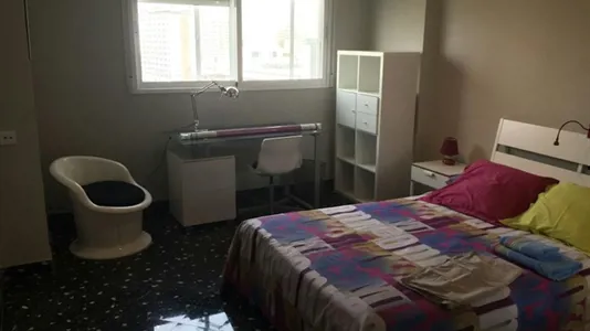 Rooms in Valencia Extramurs - photo 1