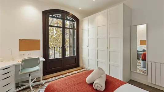 Rooms in Barcelona Eixample - photo 10