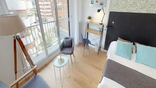 Rooms in Paris 15ème arrondissement - photo 3