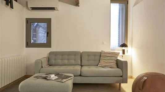 Rooms in Barcelona Eixample - photo 9