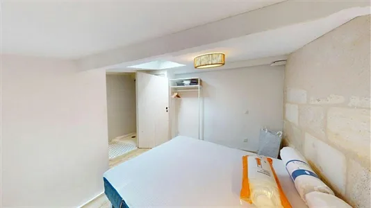 Houses in Bordeaux - photo 8