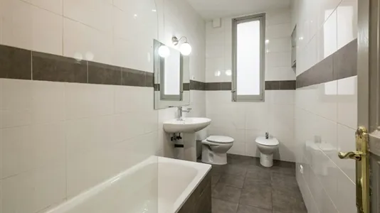 Rooms in Madrid Centro - photo 10