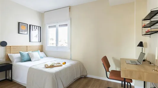 Rooms in Barcelona Eixample - photo 2