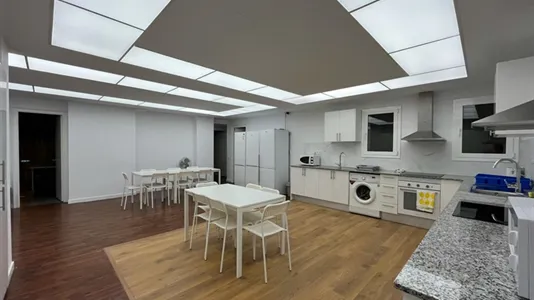 Rooms in Barcelona Eixample - photo 7