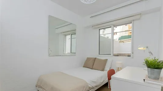 Rooms in el Camí de Vera - photo 1