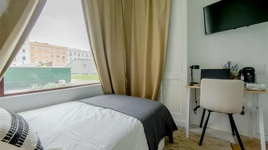 Rooms in Madrid Chamberí - photo 3
