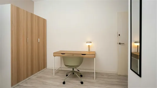 Rooms in Barcelona Eixample - photo 2