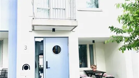 Houses in Solna - photo 2