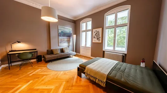 Rooms in Berlin Charlottenburg-Wilmersdorf - photo 2