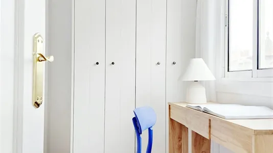 Apartments in Barcelona Eixample - photo 6