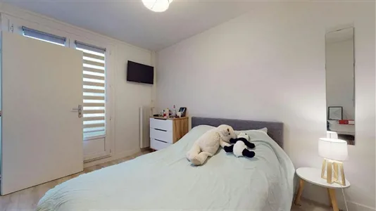 Rooms in Grenoble - photo 2