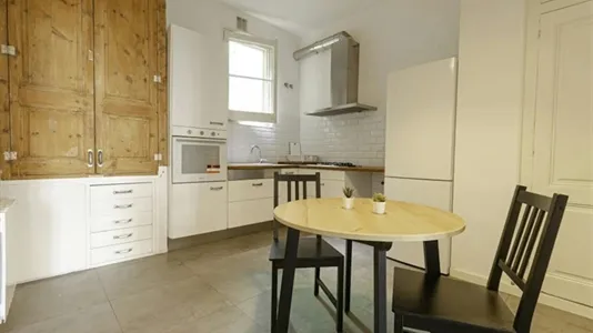 Rooms in Barcelona Eixample - photo 8