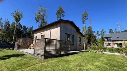 Houses in Värmdö - photo 1