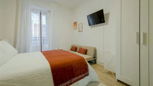Rooms in Madrid Centro - photo 1