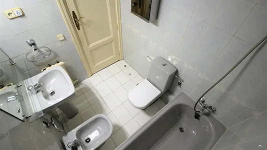 Rooms in Madrid Centro - photo 4