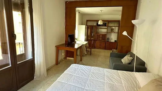Rooms in Granada - photo 2