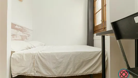 Rooms in Barcelona Ciutat Vella - photo 2