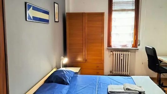 Rooms in Milano Zona 8 - Fiera, Gallaratese, Quarto Oggiaro - photo 4