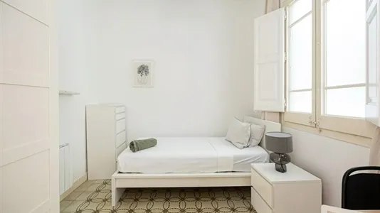 Rooms in Barcelona Eixample - photo 3