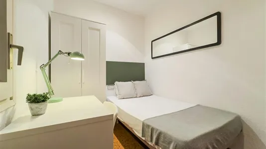 Rooms in Barcelona Eixample - photo 1