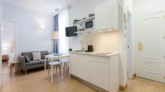 Rooms in Madrid Centro - photo 7