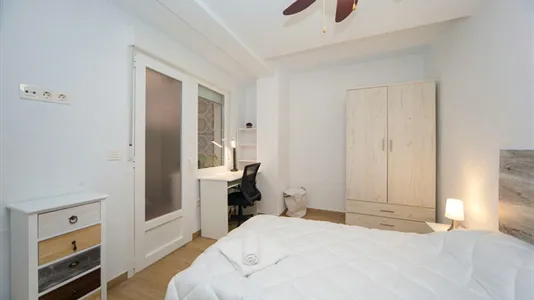 Rooms in Granada - photo 1