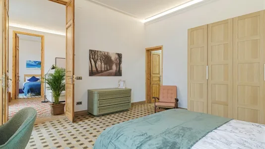Rooms in Barcelona Eixample - photo 5