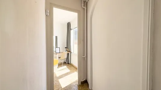 Rooms in Barcelona Ciutat Vella - photo 9