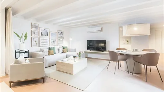 Apartments in Barcelona Ciutat Vella - photo 2