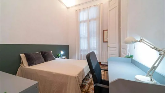 Rooms in Barcelona Eixample - photo 2