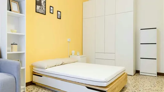 Rooms in Milano Zona 8 - Fiera, Gallaratese, Quarto Oggiaro - photo 3