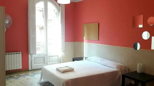 Rooms in Barcelona Eixample - photo 2