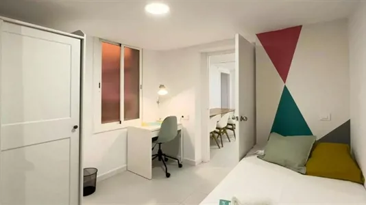 Apartments in Barcelona Ciutat Vella - photo 2