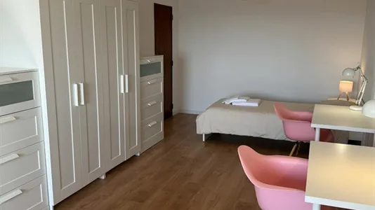 Rooms in Almada - photo 6