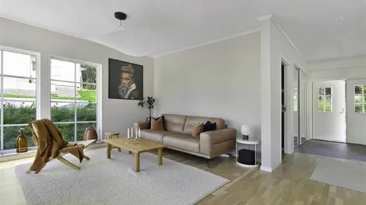 Houses in Huddinge - photo 4