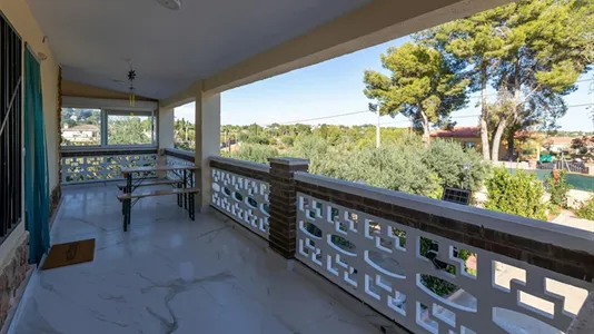 Houses in Montserrat - photo 10