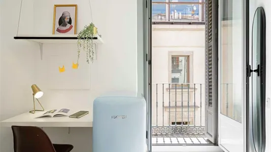 Rooms in Madrid Centro - photo 9