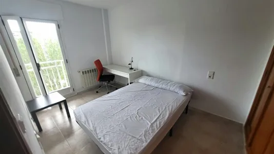 Rooms in Zaragoza - photo 1