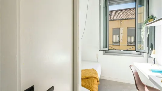 Rooms in Madrid Centro - photo 7