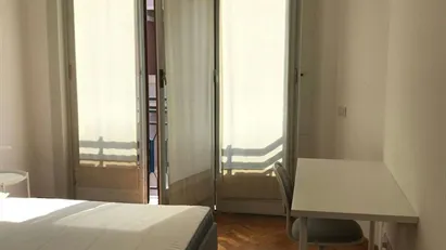 Room for rent in Milano Zona 8 - Fiera, Gallaratese, Quarto Oggiaro, Milan