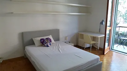 Room for rent in Milano Zona 8 - Fiera, Gallaratese, Quarto Oggiaro, Milan