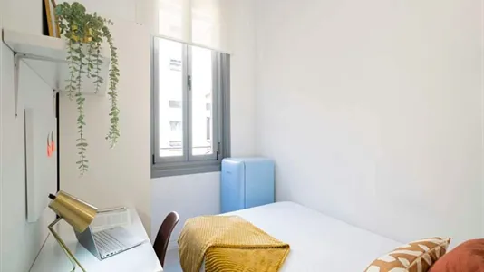 Rooms in Madrid Centro - photo 7