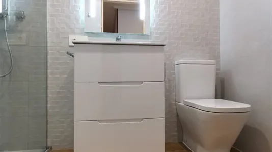 Rooms in Oviedo - photo 7