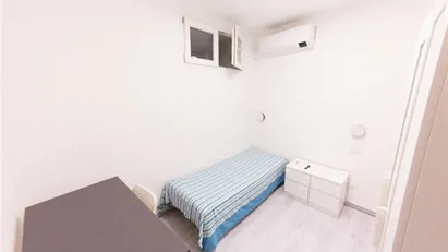 Room for rent in Milano Zona 9 - Porta Garibaldi, Niguarda, Milan